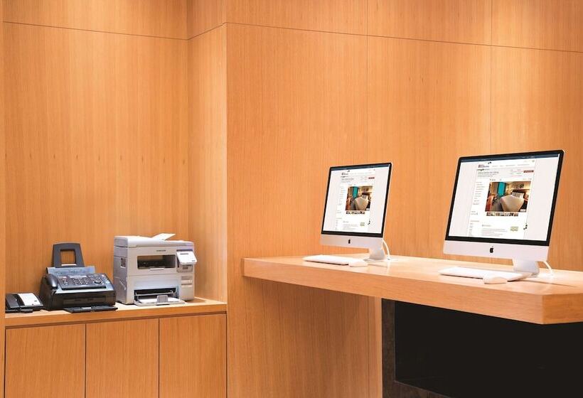 בית מלון כפרי Hilton Garden Inn Lijiang