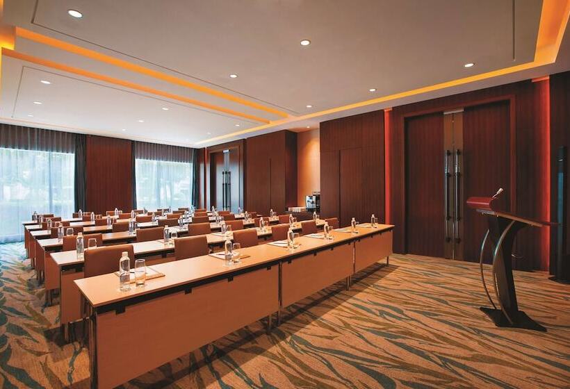 בית מלון כפרי Hilton Garden Inn Lijiang