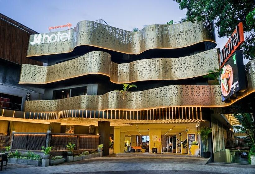 J4 Hotels Legian