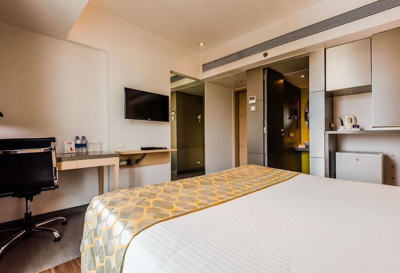 בית מלון כפרי Landmark Residency