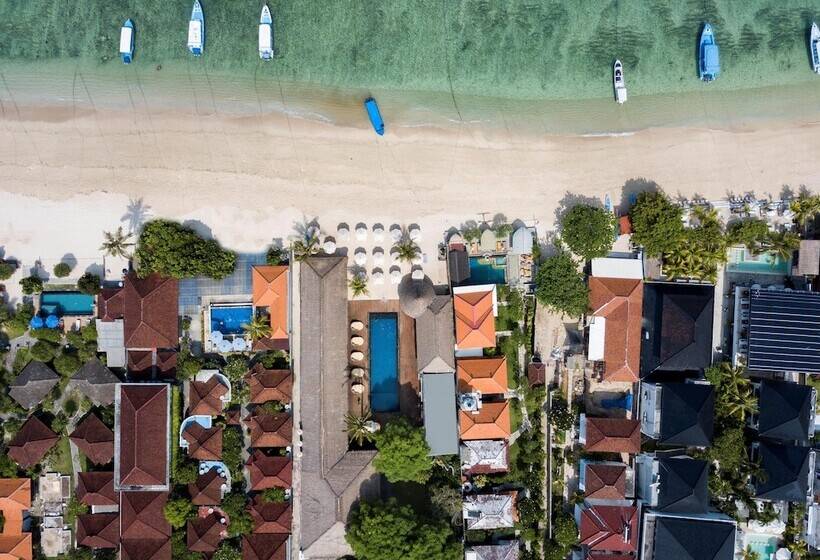 בית מלון כפרי Lembongan Beach Club & Resort