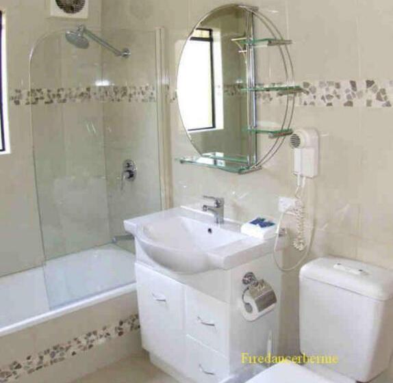 Отель Nautilus Noosa Holiday Resort