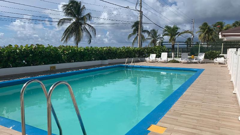 هتل On Vacation Blue Reef