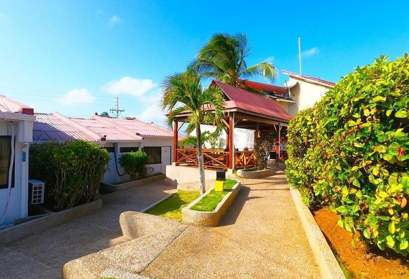 هتل On Vacation Blue Reef