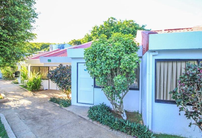 בית מלון כפרי On Vacation Blue Reef