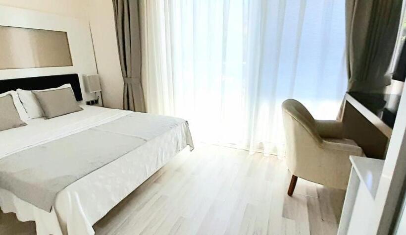 Отель Orka Boutique