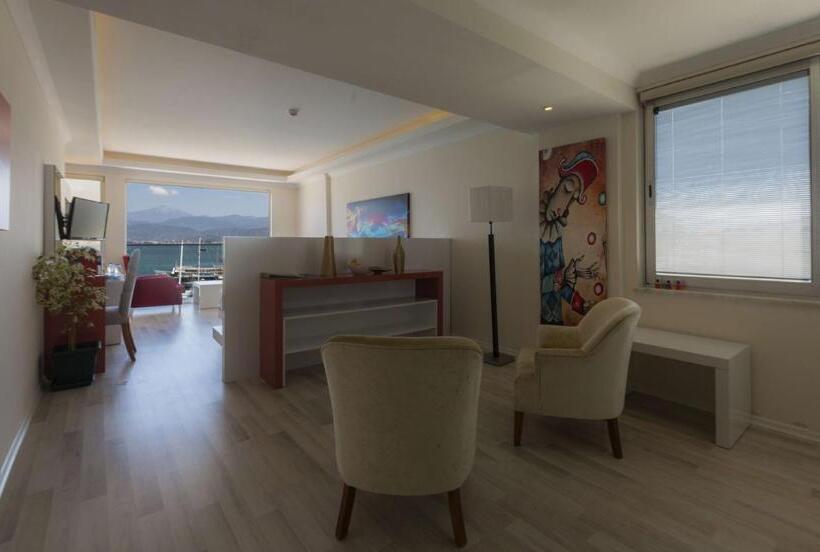 Отель Orka Boutique