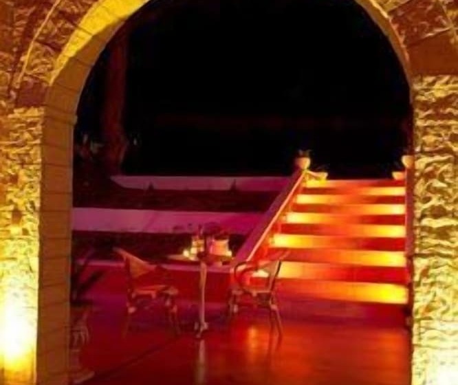 בית מלון כפרי Parga Princess