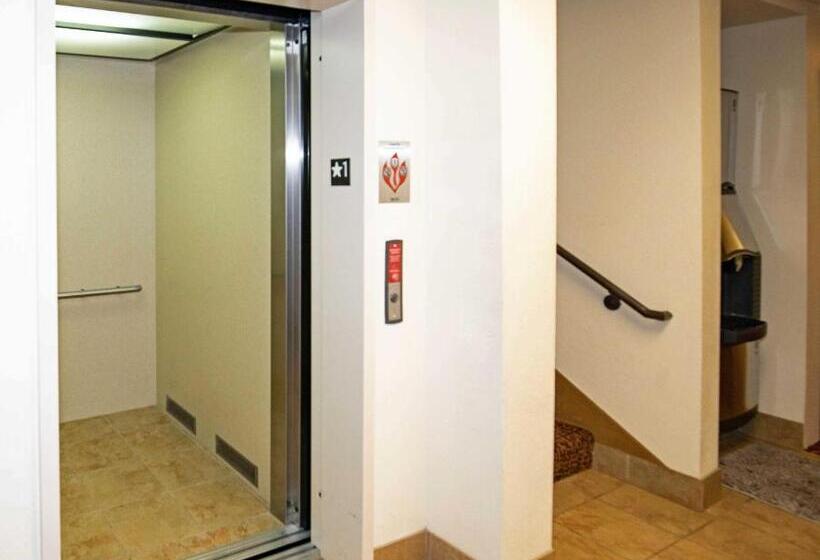 فندق Park View Inn & Suites