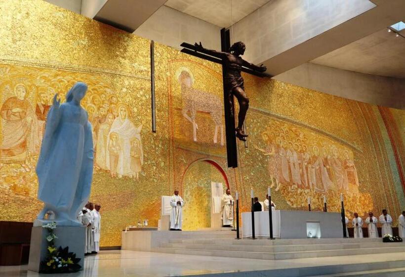 Отель Santo Condestavel