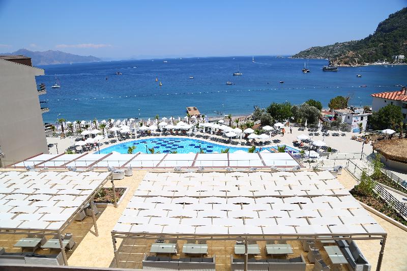 ホテル Turunc Premium