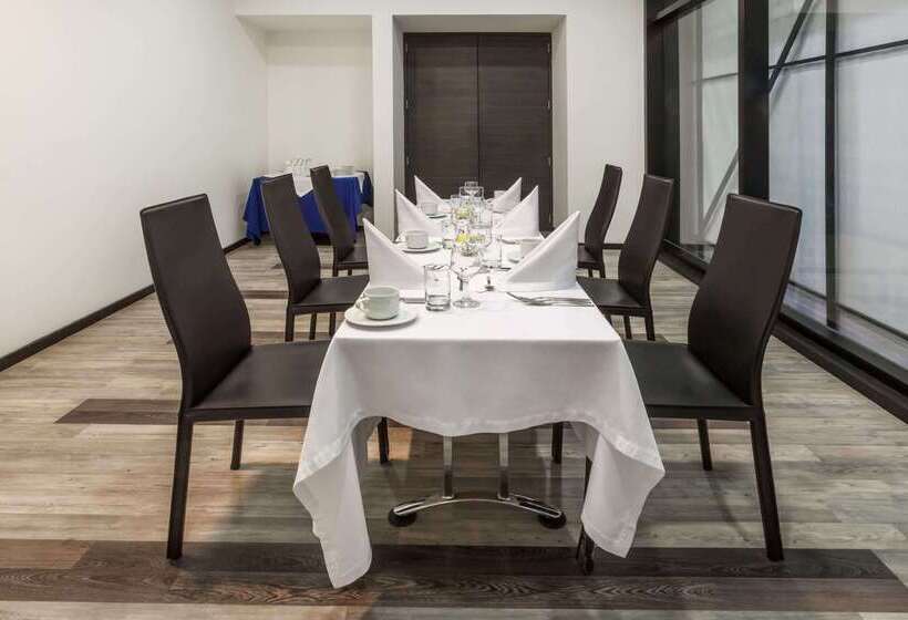 هتل Wyndham Bogota