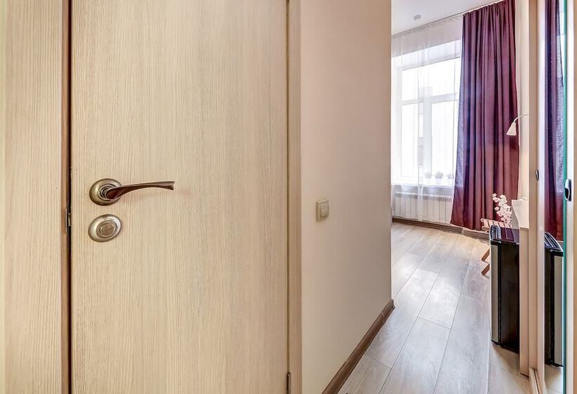 Superhostel On Nevskiy 95