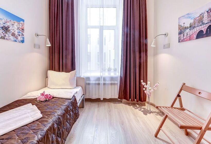 Superhostel On Nevskiy 95