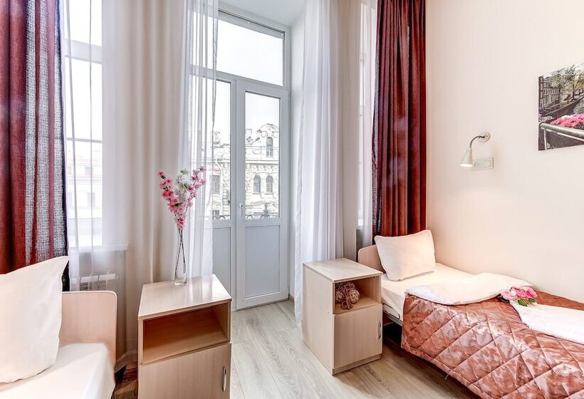 Superhostel On Nevskiy 95