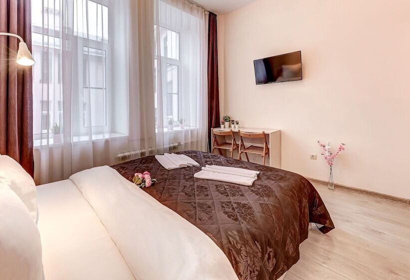 Superhostel On Nevskiy 95