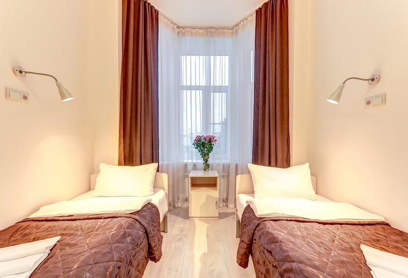 Superhostel On Nevskiy 95