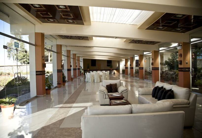 هتل Taypikala Lago