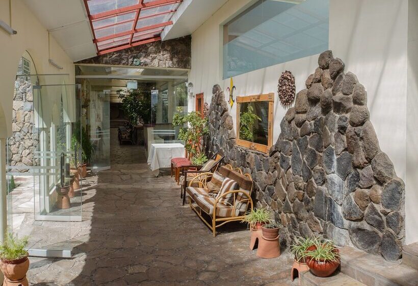 هتل Taypikala Lago