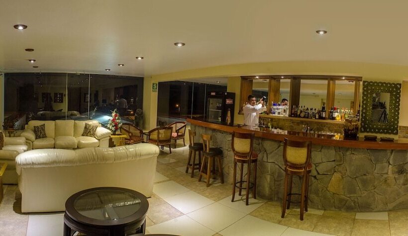 هتل Taypikala Lago