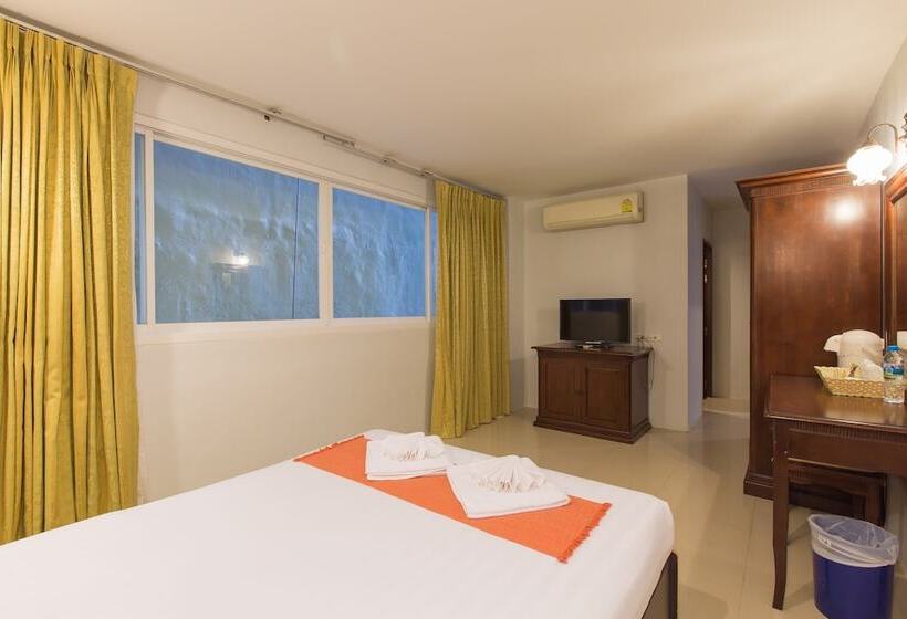 Time Out Hotel Beach Front