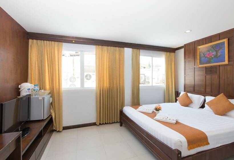 Time Out Hotel Beach Front