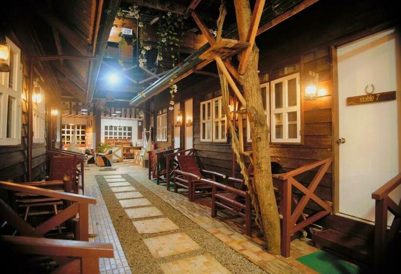 ユースホステル Barn Resort