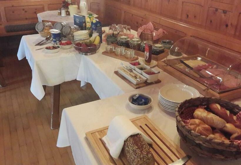 הוסטל Garni Friedheim