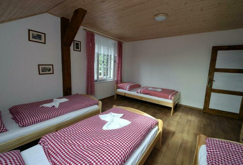 호스텔 Hospoda U Lípy