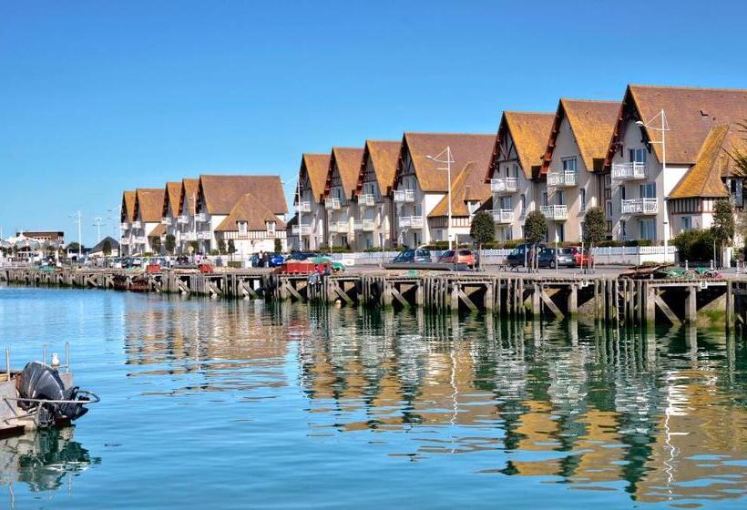 Appartement Spacieux Avec Balcon   à 50m De La Plage