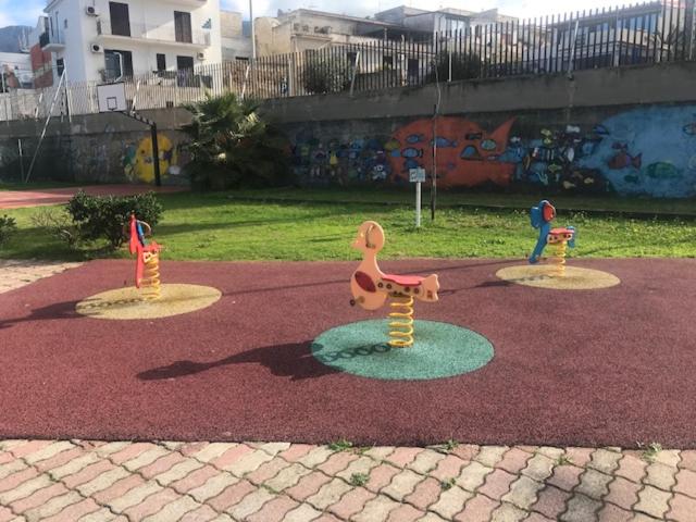 مبيت وإفطار By The Sea