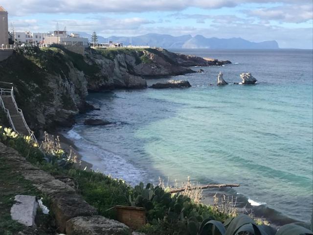 مبيت وإفطار By The Sea