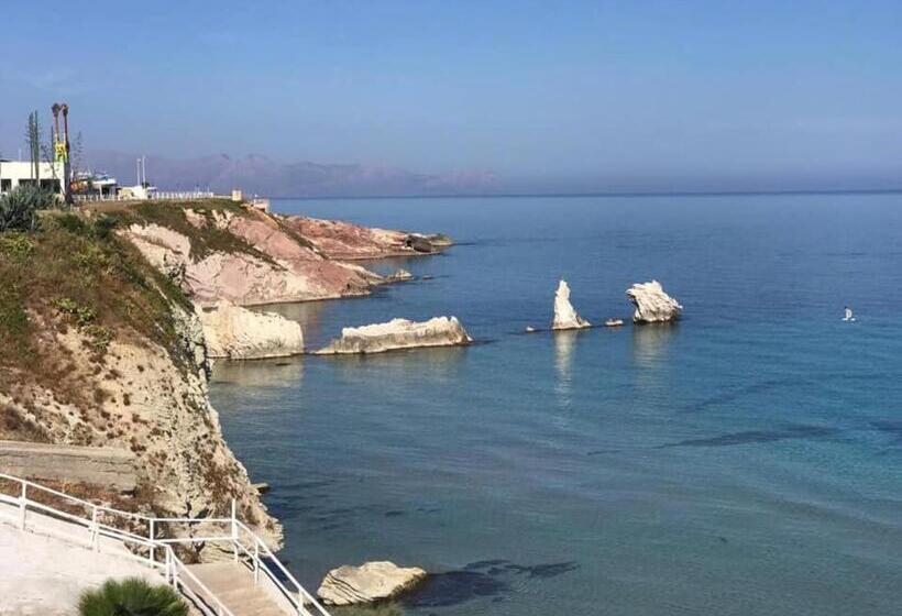 مبيت وإفطار By The Sea