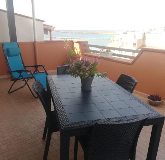 مبيت وإفطار By The Sea