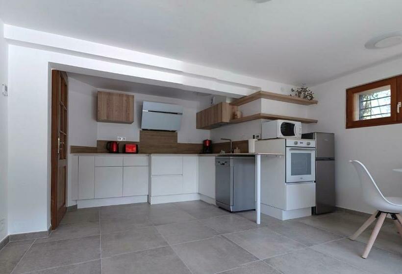 مبيت وإفطار Chalet Les Cols   Chambres Avec Terrasse & Jardin   Proche De La Nouvelle Gare