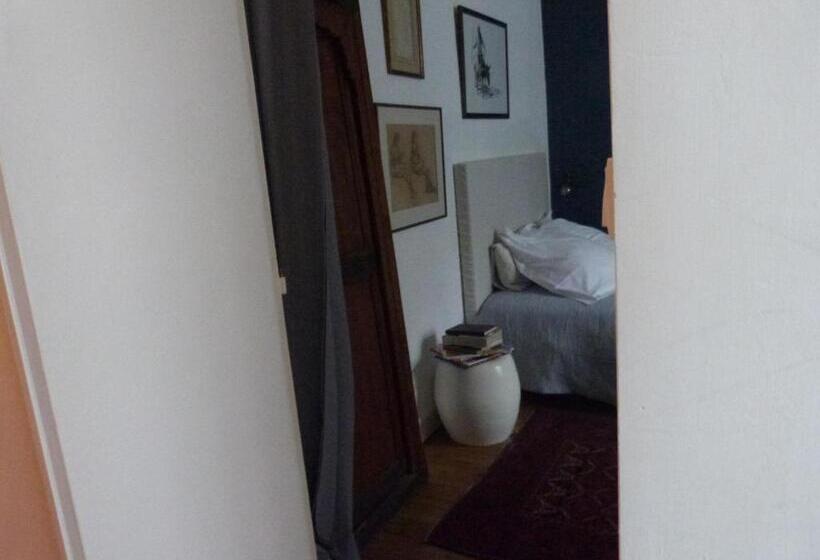 住宿加早餐  Chambre D Hôtes La Grotte De Voltaire