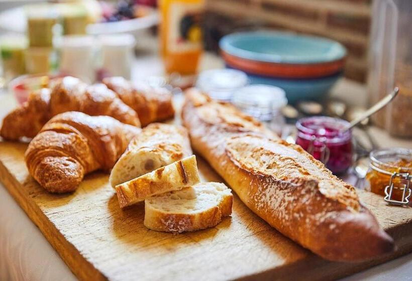 مبيت وإفطار La Jagée