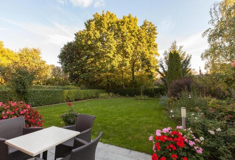 ベッドアンドブレックファースト Pension Elfy