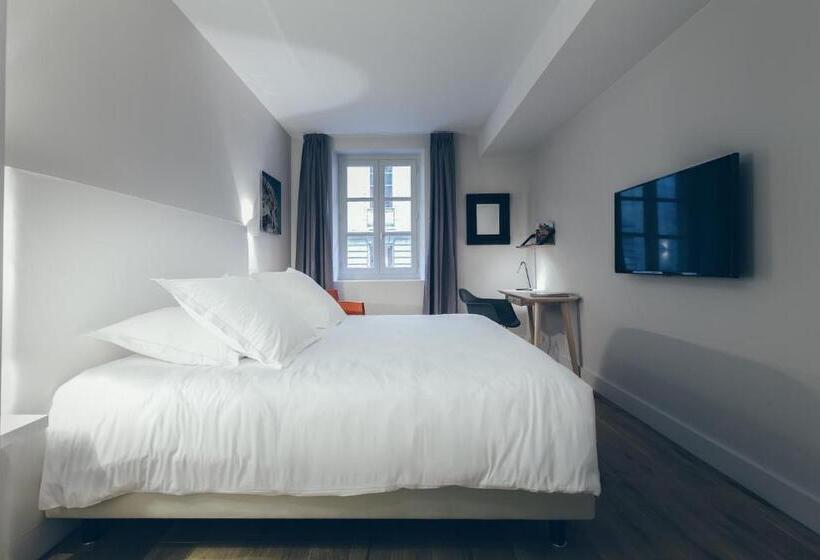 تختخواب و صبحانه T3 Luxe Hyper Centre