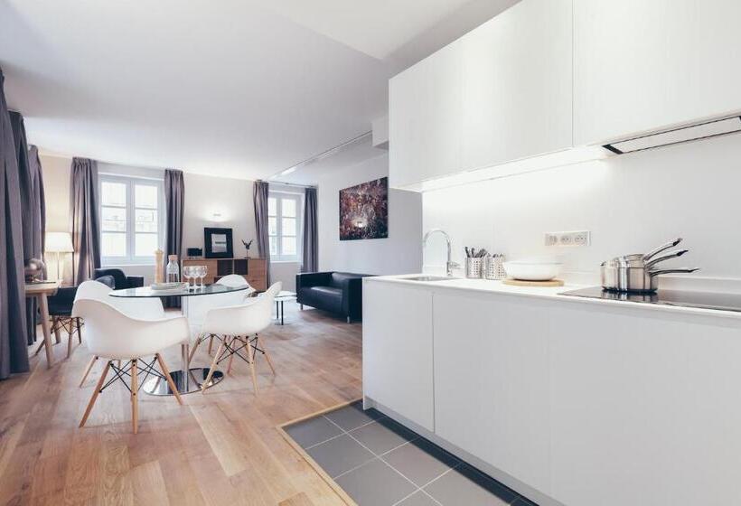 تختخواب و صبحانه T3 Luxe Hyper Centre