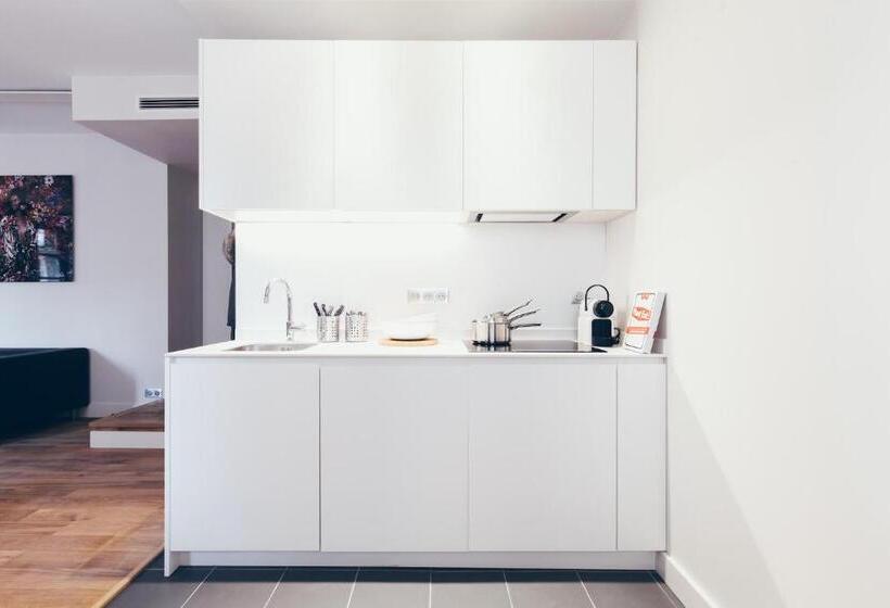 تختخواب و صبحانه T3 Luxe Hyper Centre