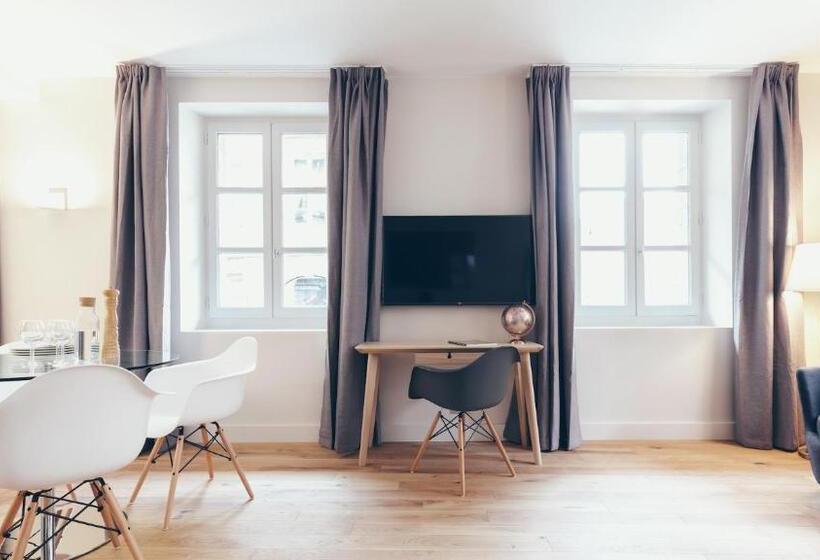 تختخواب و صبحانه T3 Luxe Hyper Centre