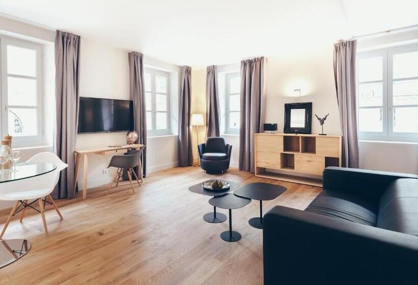 تختخواب و صبحانه T3 Luxe Hyper Centre