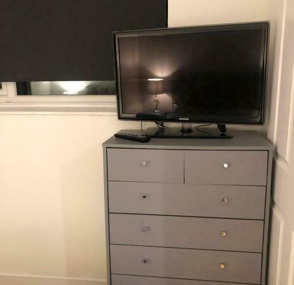 Exclusive Modern Decorated 1 Bedroom Detached Studio