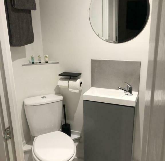 Exclusive Modern Decorated 1 Bedroom Detached Studio