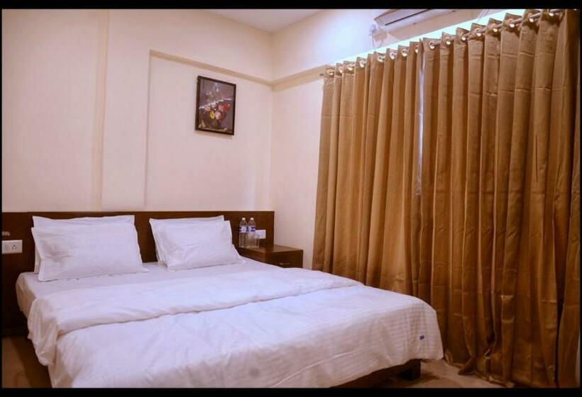 فندق Malhar Grand