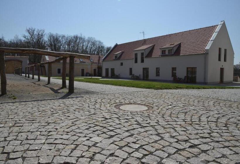 ホテル Statek Krkavčí Hora