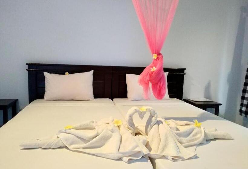 פנסיון Angga Guest House