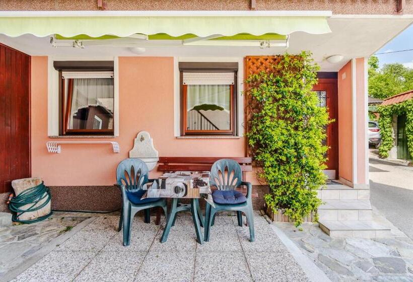 پانسیون Apartment & Rooms Bruna Vučič