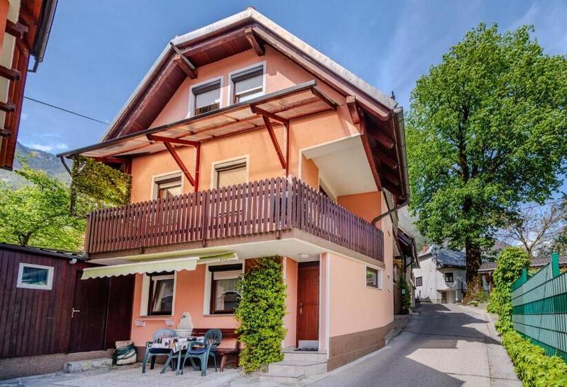 پانسیون Apartment & Rooms Bruna Vučič